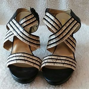 Andiamo black & beige platform sandal heels